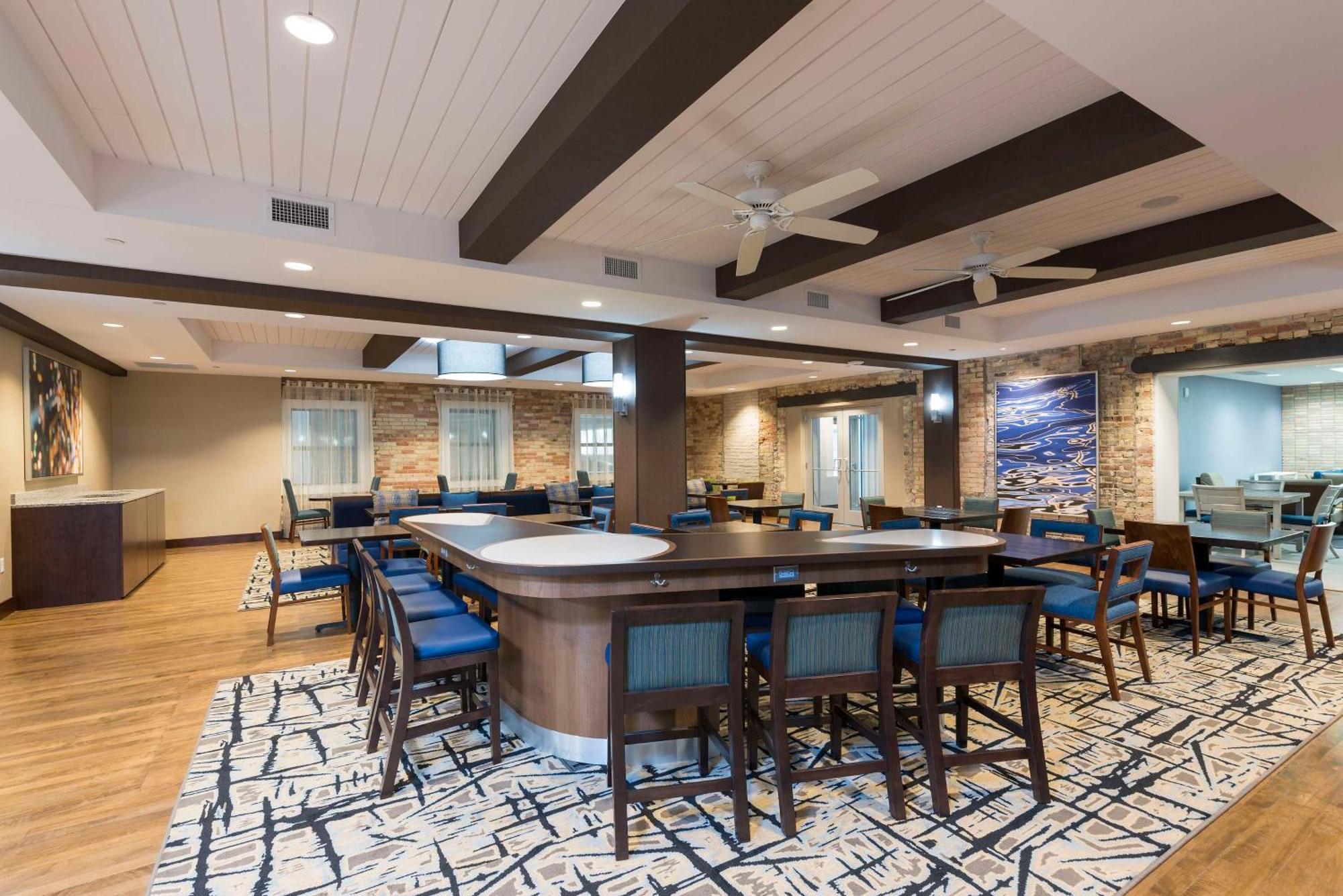 Homewood Suites By Hilton Grand Rapids Downtown Екстер'єр фото