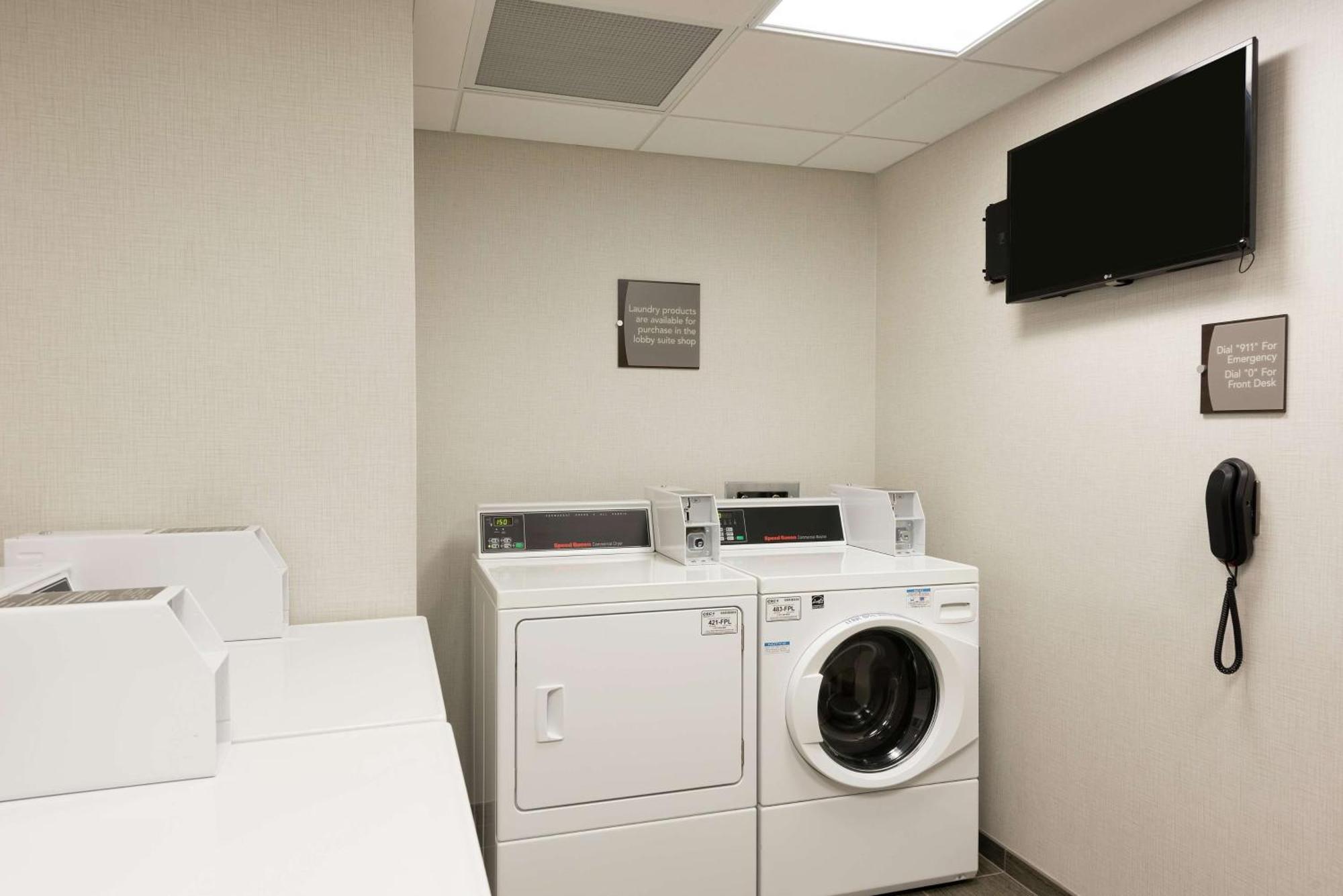 Homewood Suites By Hilton Grand Rapids Downtown Екстер'єр фото