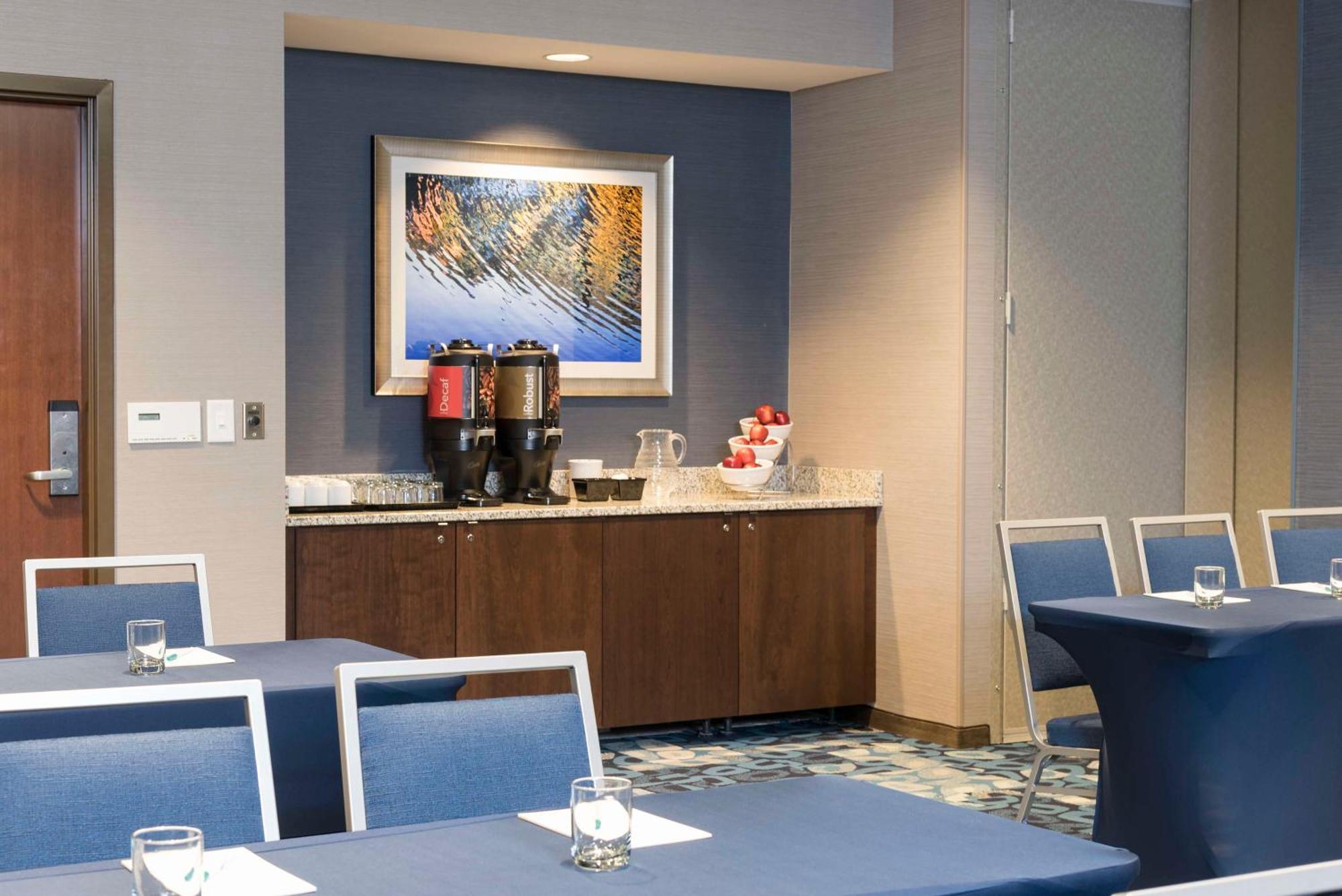 Homewood Suites By Hilton Grand Rapids Downtown Екстер'єр фото