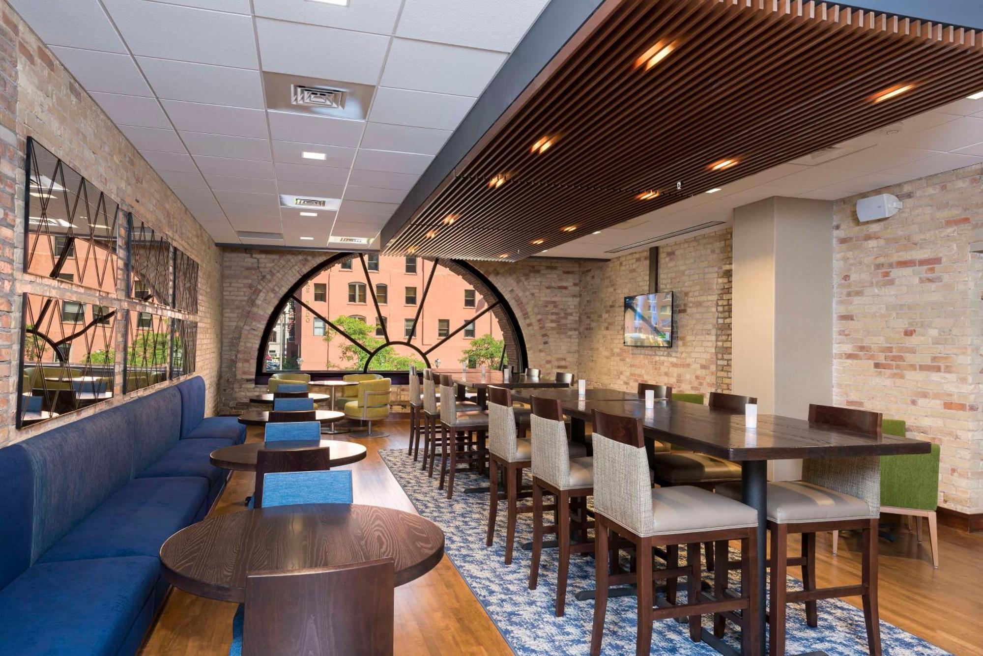 Homewood Suites By Hilton Grand Rapids Downtown Екстер'єр фото