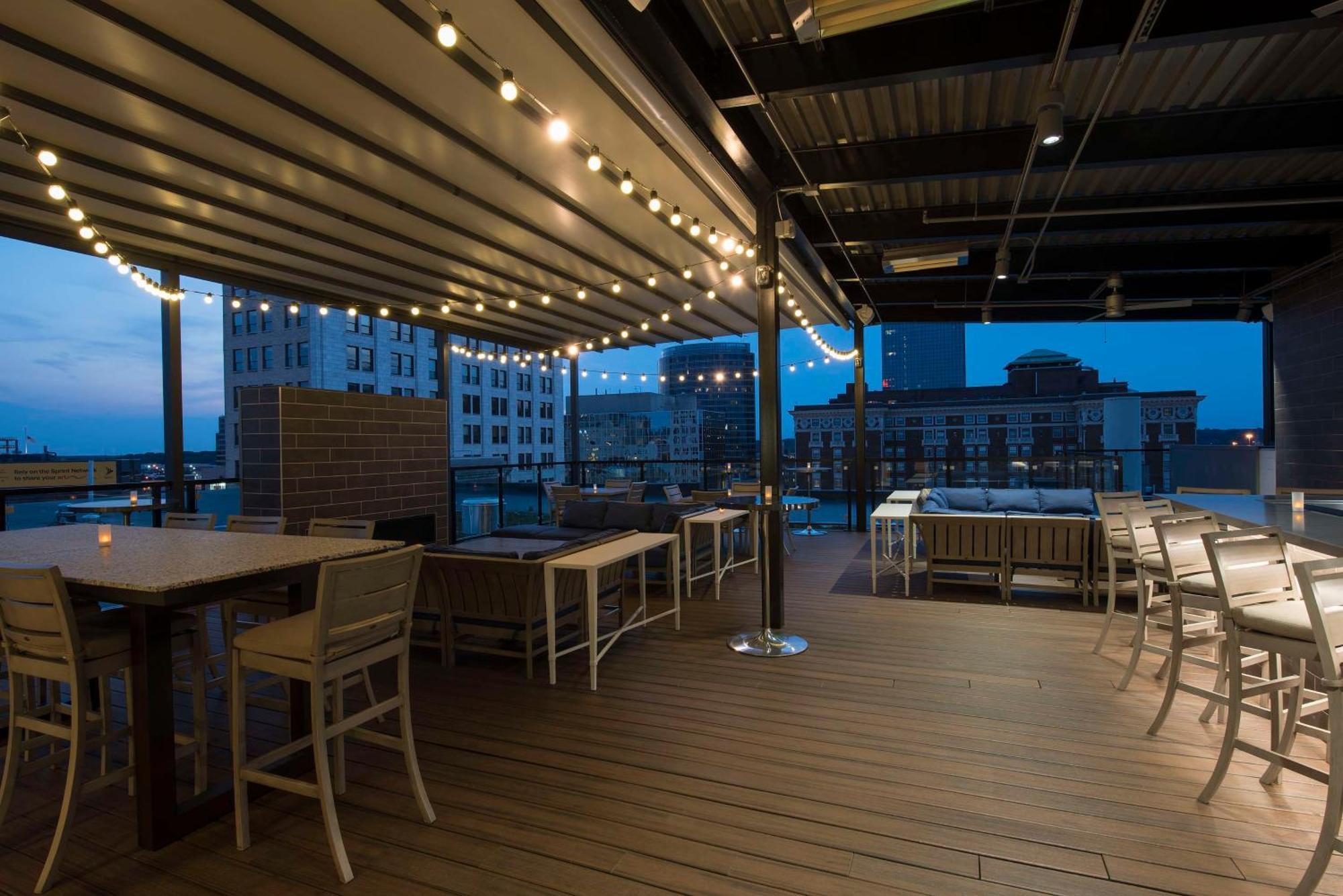 Homewood Suites By Hilton Grand Rapids Downtown Екстер'єр фото