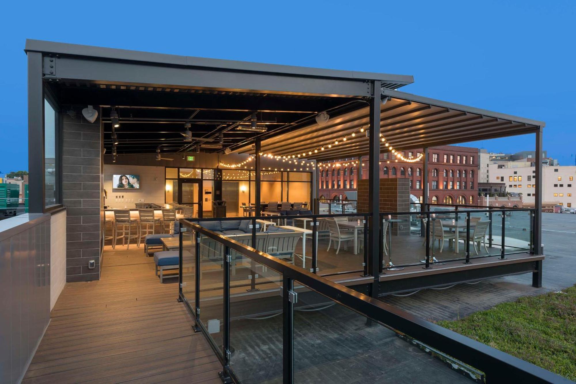 Homewood Suites By Hilton Grand Rapids Downtown Екстер'єр фото