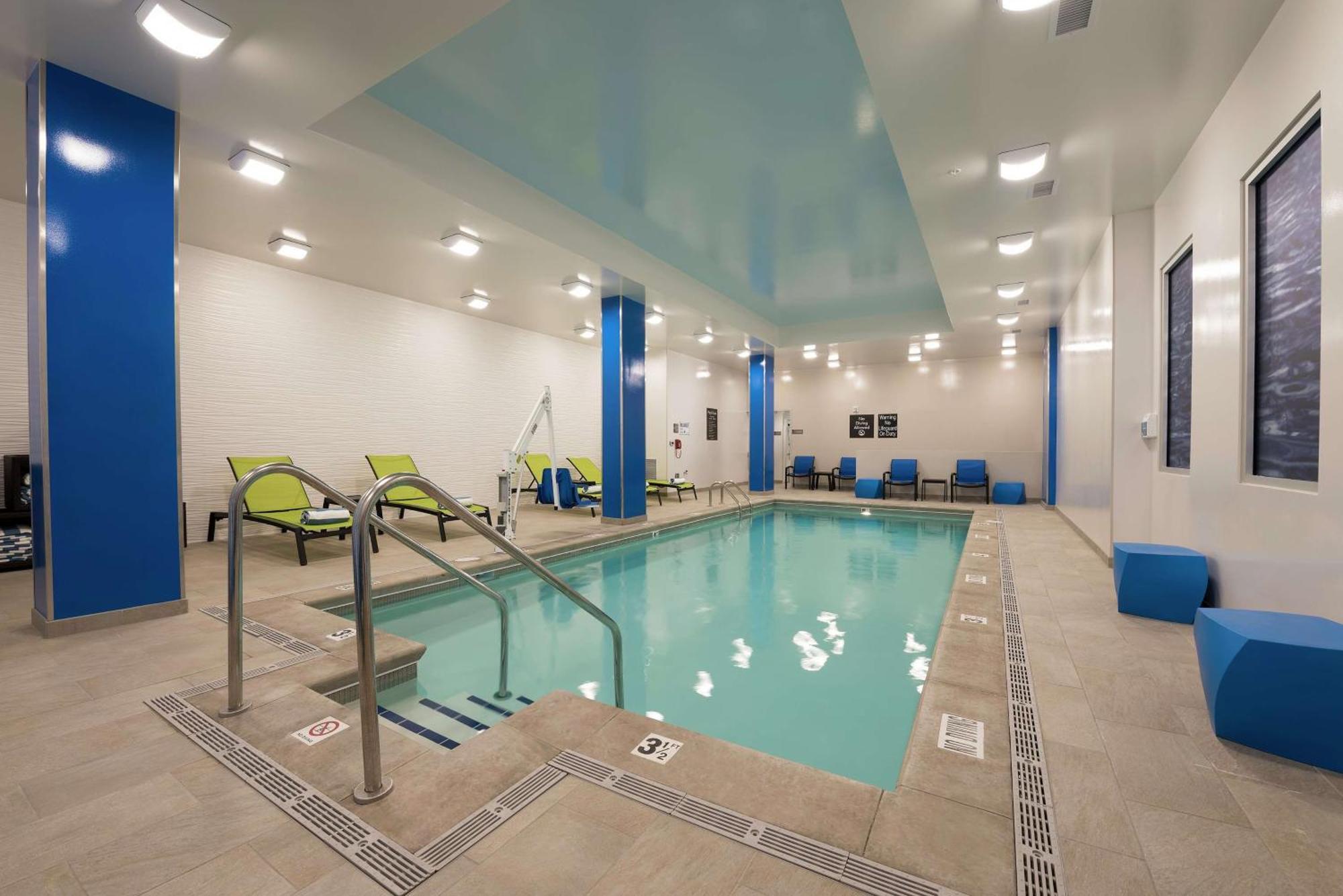 Homewood Suites By Hilton Grand Rapids Downtown Екстер'єр фото