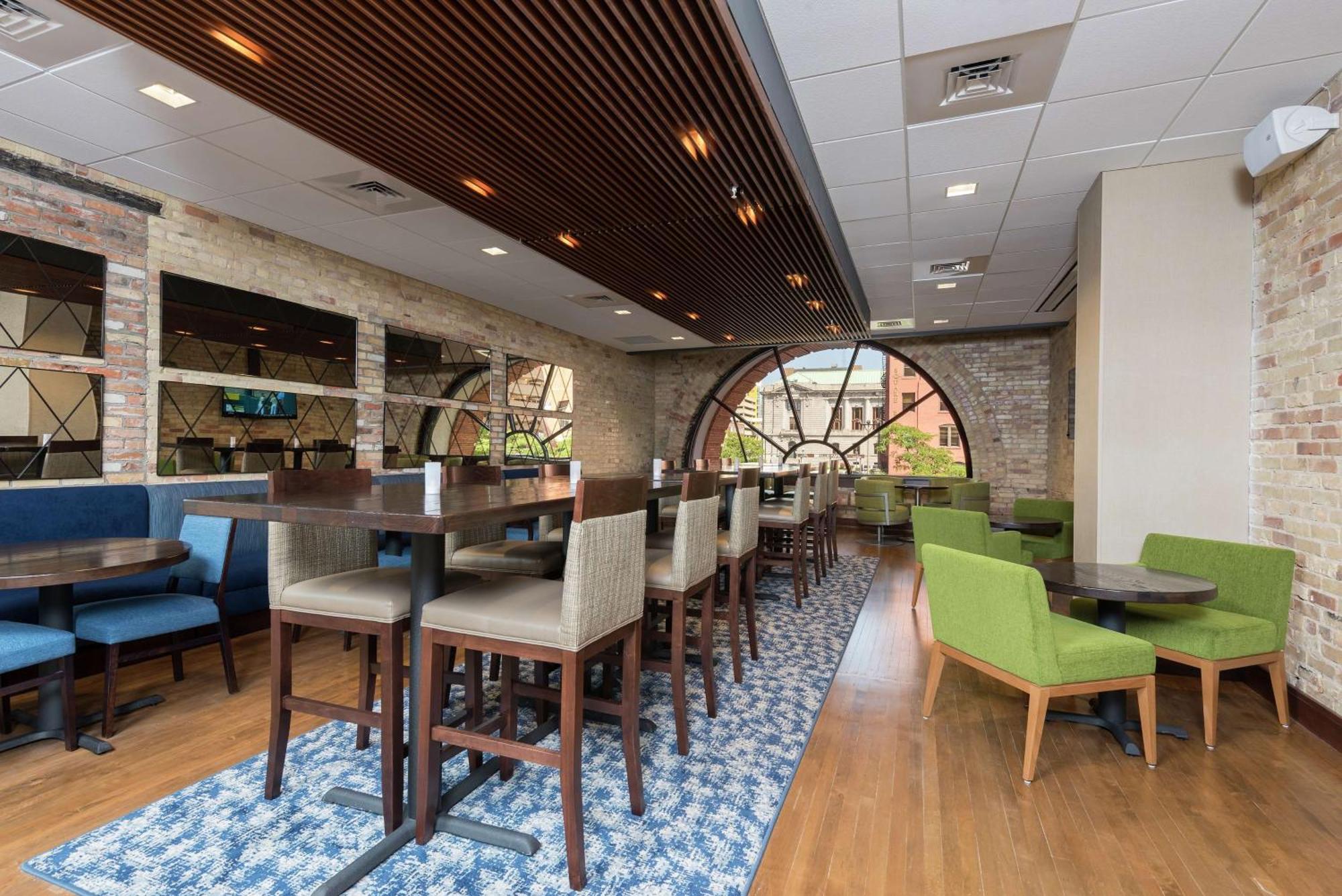 Homewood Suites By Hilton Grand Rapids Downtown Екстер'єр фото